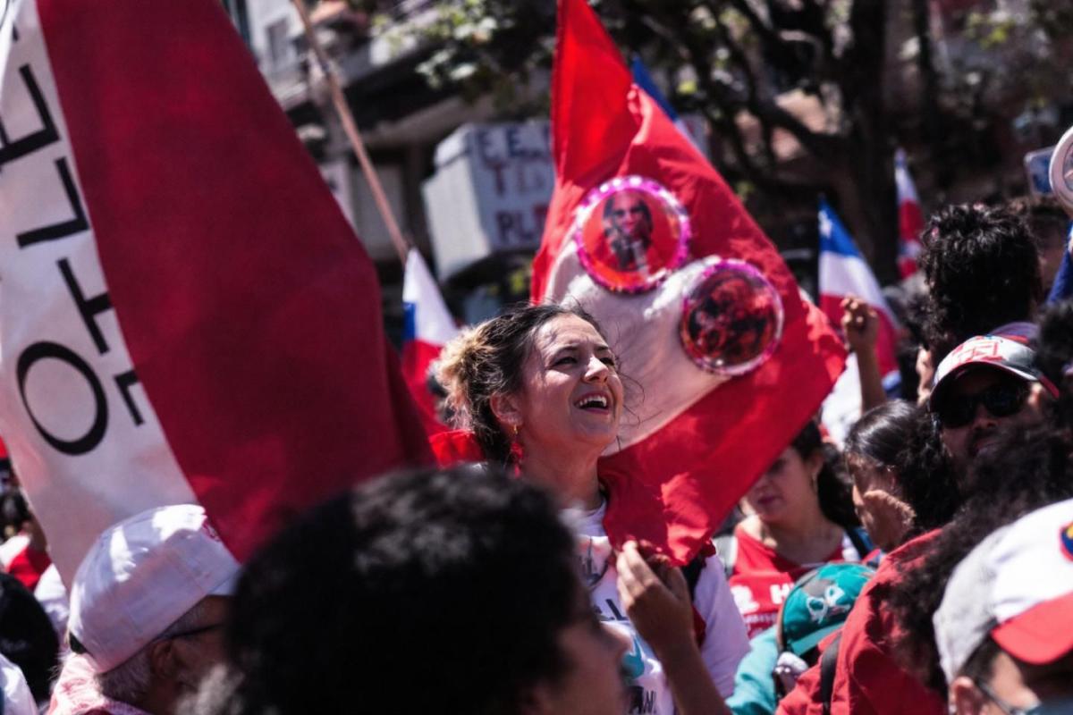 Qui est Jeannette Jara, la communiste en tête de l'élection présidentielle chilienne ?